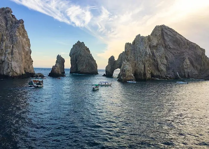 Сasa de vacaciones Luxury Cabo With Multiple Pools, Pickleball, Gym & Rooftop *